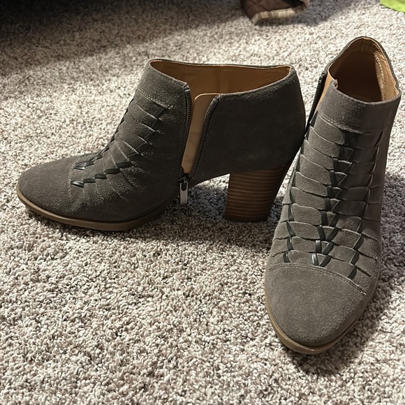 Fall grey ankle boots. Only worn a couple of times in great condition - Picture 5 of 5